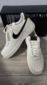 Nike Air force 1 '07    41eu