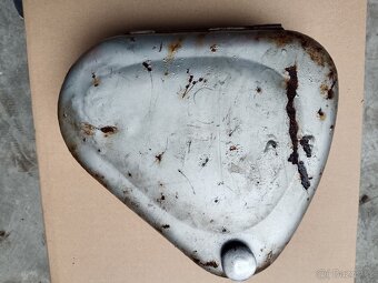 JAWA PÉRÁK 250 & 350 ČZ 125 & 150 KASTLÍK BATERIOVÝ & NÁŘADÍ