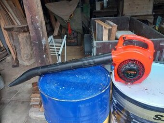 Fukar na listí a trávu HITACHI RB 85E.