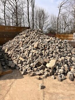 Žulové dlažební kostky