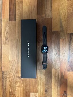Apple Watch Series 5 Nike