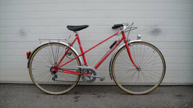 Peugeot 1982,  červené, hezký originál