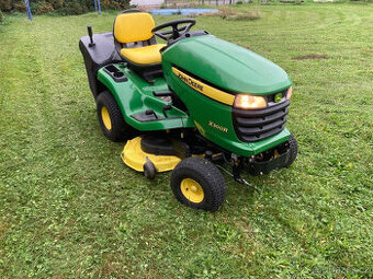 Zahradní traktor John Deere X 300 R