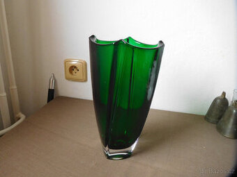 ZAJÍMAVÁ VÁZA - HUTNÍ SKLO