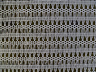 Bílá záclona, levná