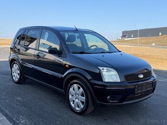 Ford Fusion+ 1.6i 74kw,Klima,Tažné,2 x klíč, vyhř.čelní okno