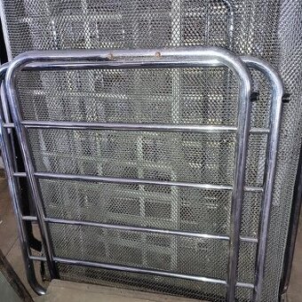 Prvorepublikové postele