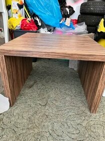 Nízká komoda pod televizi + konferenční stolek