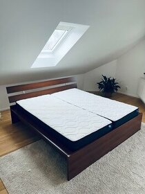 Manželská postel dřevěná Ikea 180x200 - 1