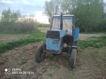 Zetor 8011 bez SPZ