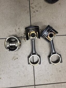 Píst ojnice 2.0l 103kw octavie 2 motor bmm