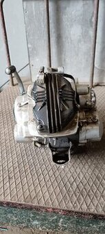 Motor YUKI - 1