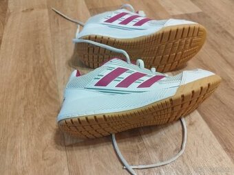 Halová dívčí obuv Adidas vel 36 1/4