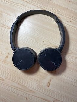 Prodám bezdrátová sluchátka SONY WHCH 500