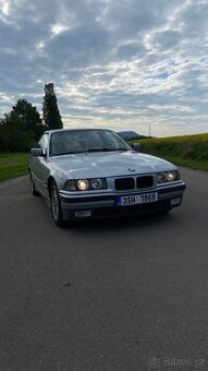 E36 Coupe 320i (samosvor)