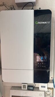 Solární střídač Growatt spf 5000 es a Epever xtra 4415