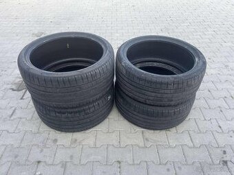 Letní 2ks 315/30 R22 a 2ks 27535 PIRELLI P ZERO
