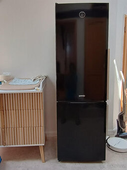 Chladnička s mrazákem Gorenje Simplicity otvírání vlevo