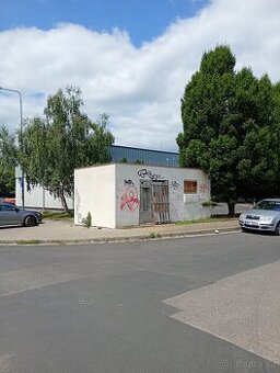 Prodám malou budovu na Praze 9 - Prosek