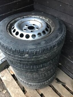 Kola VW T5 - 1