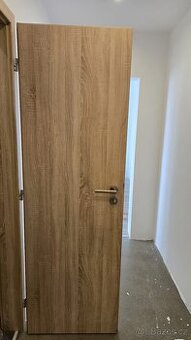 2× interiérové dveře (WC + koupelna)