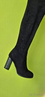 Elegantní semišové kozačky - 1