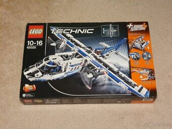 Lego technic - nákladní letadlo