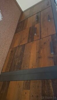 Skříně a komody