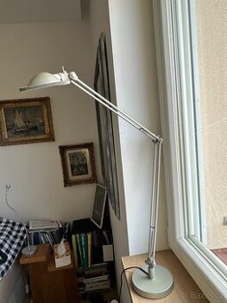 Designová stolní lampa