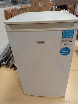 lednice s mrazicim boxem Candy CFO151E