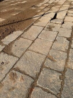 Staré žulové desky - minimální odběr od 15 m2