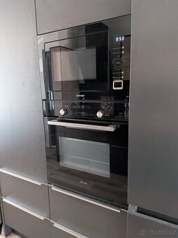 Vestavná trouba a mikrovlnka