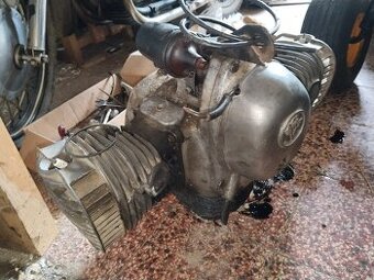 Motor Dněpr k750