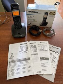 Bezdrátový telefon Panasonic KX-TG2511FX