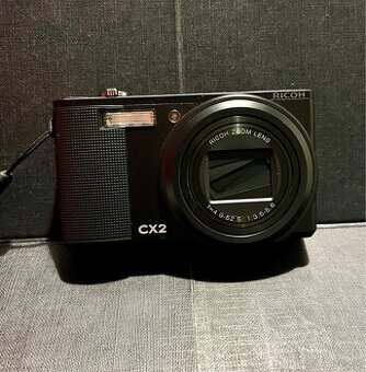 Ricoh CX2 – 9MPx, 10,7× Zoom, Makro 1 cm