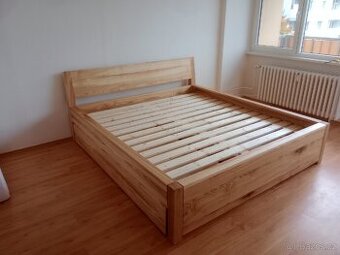 Manželská postel masiv jasan