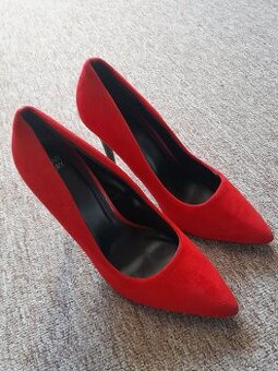 Dámské červené lodičky vel. 38