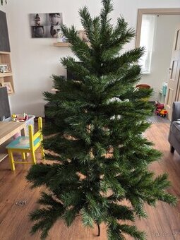 Umělý vánoční stromek + ozdoby