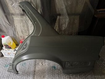 BMW E30 NOVÝ zadní blatník