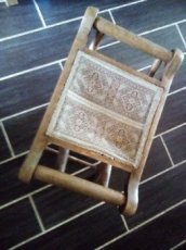 chlazení vína, na dveře kov, starožitná skládací stolička