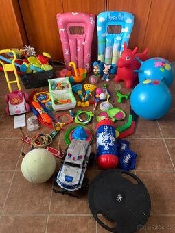 Hromada hraček - prodej komplet, osobní odběr