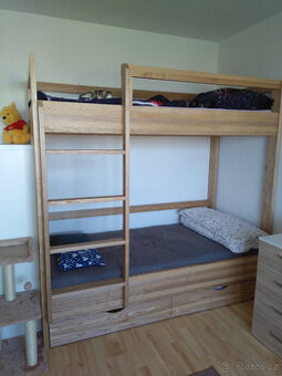 Patrová postel z masivu