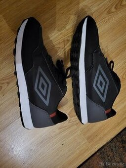 Dětské tenisky, boty Umbro velikost 37