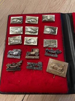 Staré odznaky  Škoda,  Praga, Avia,  Tatra,  Ford, Velorex