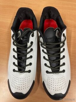 Silniční tretry Force