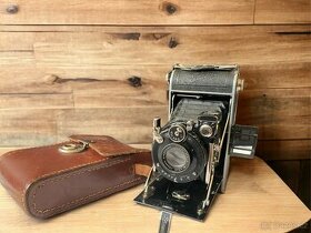 Starožitný fotoaparát (Jhagee Dresden)