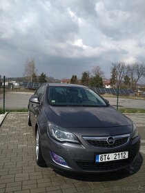 Opel Astra J 1.6 85kW + LPG (nová nádrž na LPG) - TOP VÝBAVA
