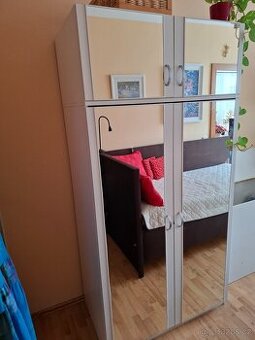 Skříň se zrcadlem - 1
