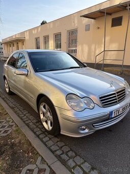 Mercedes C270cdi, rv 6/2005, sedan, 209tis km