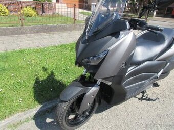 YAMAHA X-Max 300i